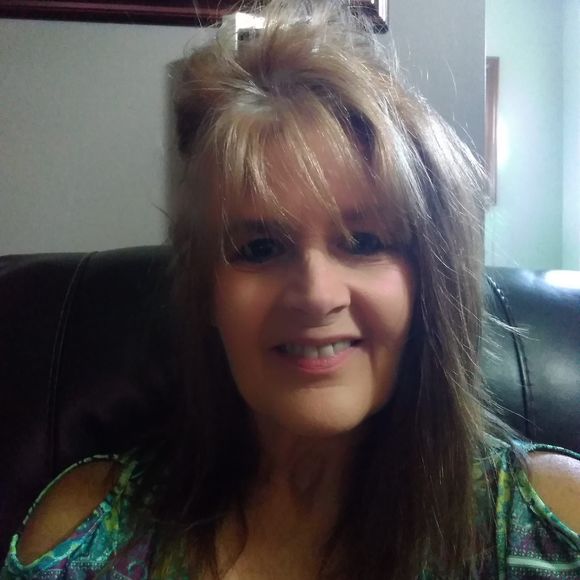 Meet your Posher, Cindy - Picture 1 of 1